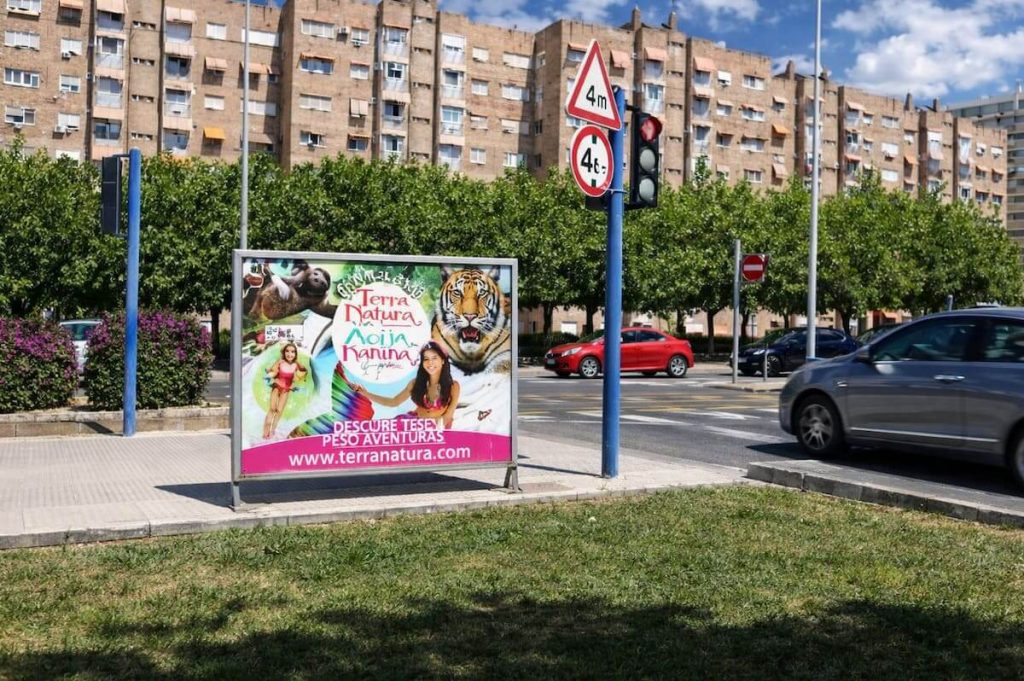 Publicidad-en-Metro-Alicante-Jets